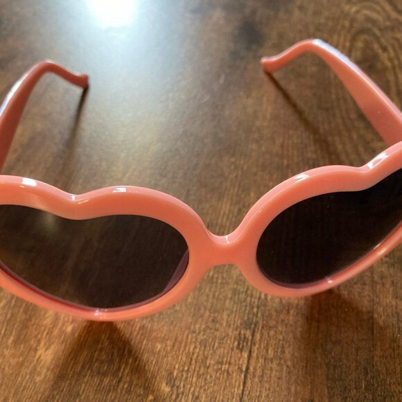 Unbranded Light Pink Women's Heart-Shaped Sunglasses with Gray Lenses - Picture 3 of 6
